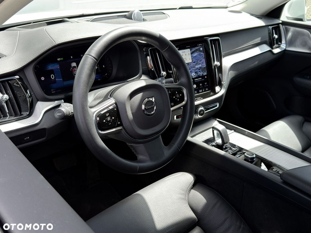 Volvo V60 Cross Country - 21