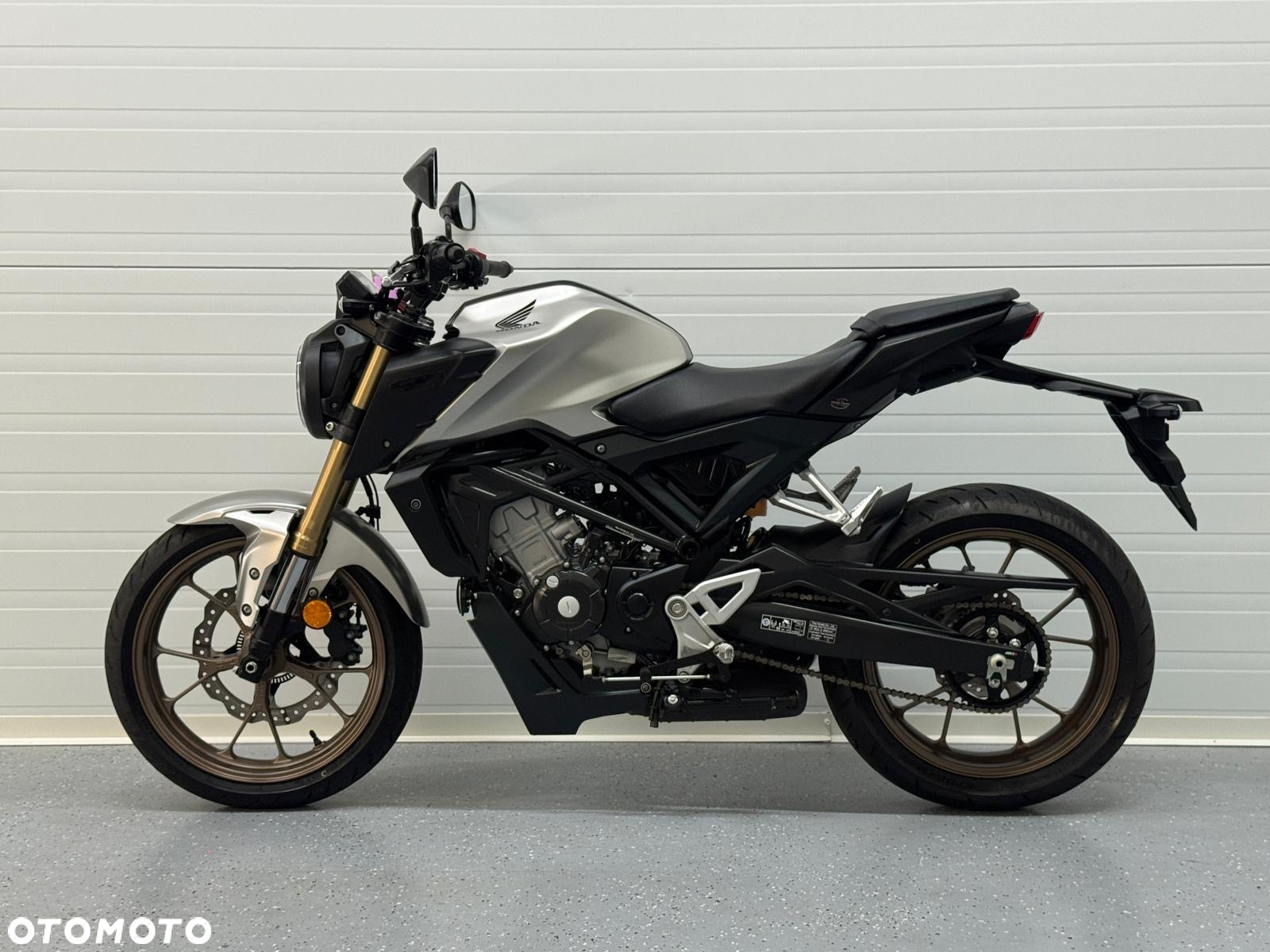 Honda CB - 10