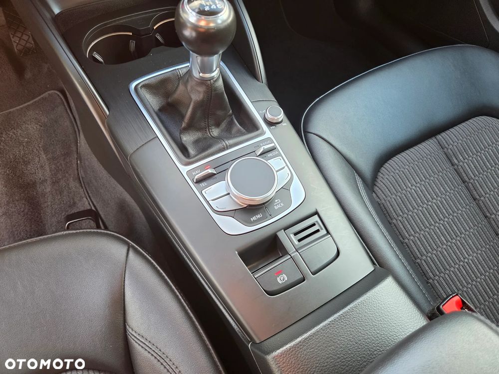 Audi A3 Sportback 2.0 TDI (clean diesel) quattro Ambition - 25