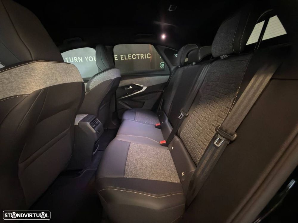 Peugeot E-3008 73 kWh Allure - 11