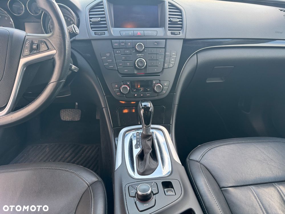 Opel Insignia 2.0 Turbo Sports Tourer 4x4 Automatik Cosmo - 22