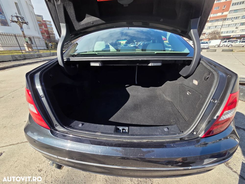 Mercedes-Benz C - 14