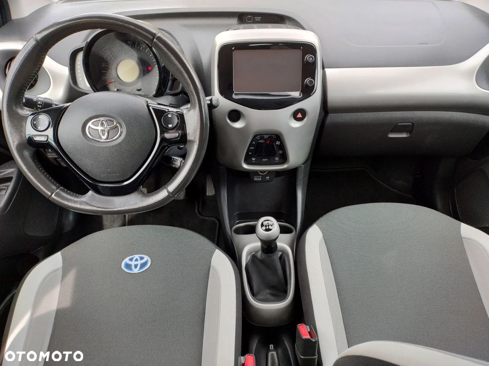Toyota Aygo x-clusiv - 22