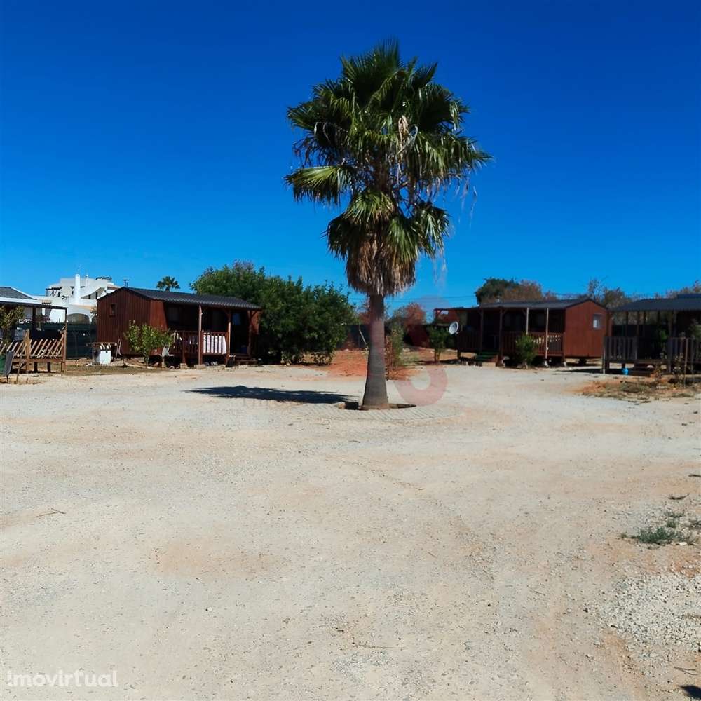 Terreno Rústico com 7 Bungalows na Guia em Albufeira - Grande imagem: 3/11