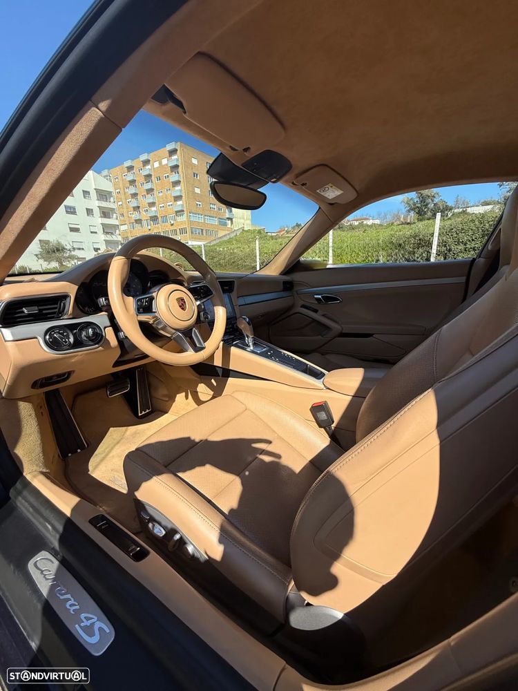 Porsche 911 (991) Carrera 4 S PDK - 11