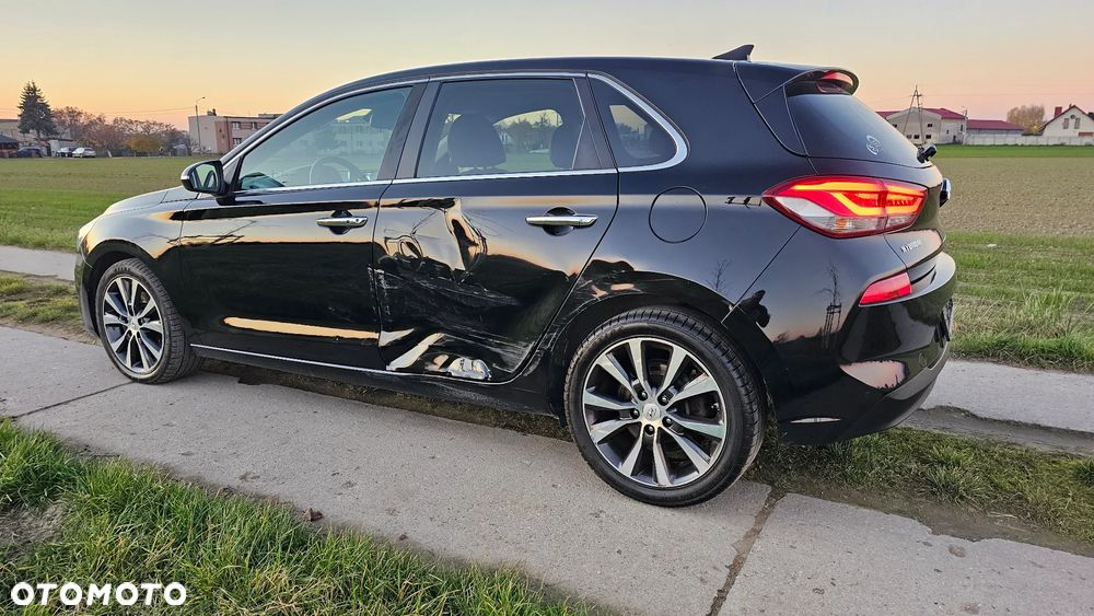 Hyundai i30 1.4 T-GDI Premiere Luxury DCT - 10