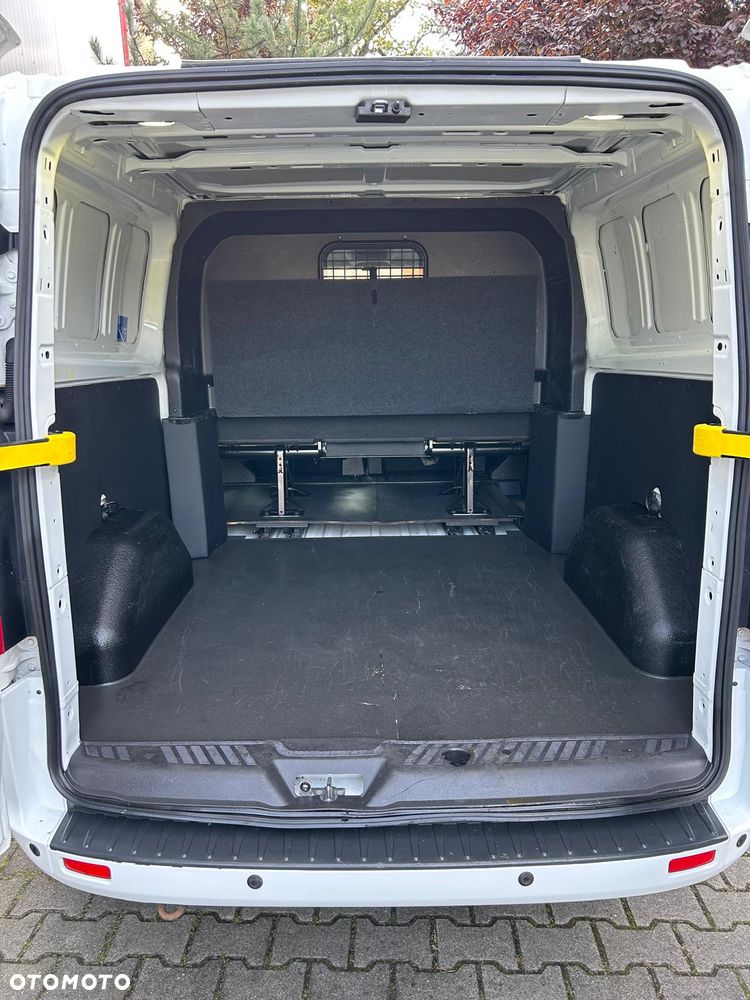 Ford Transit Custom 300 L2H1 Limited (bryg.) - 17