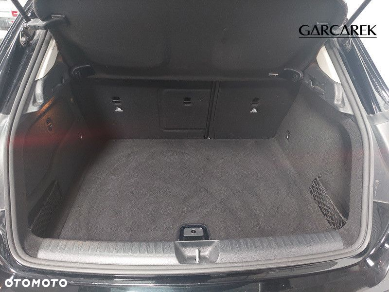 Mercedes-Benz GLA 180 7G-DCT - 16