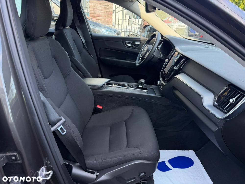 Volvo XC 60 B4 B Momentum Pro - 14