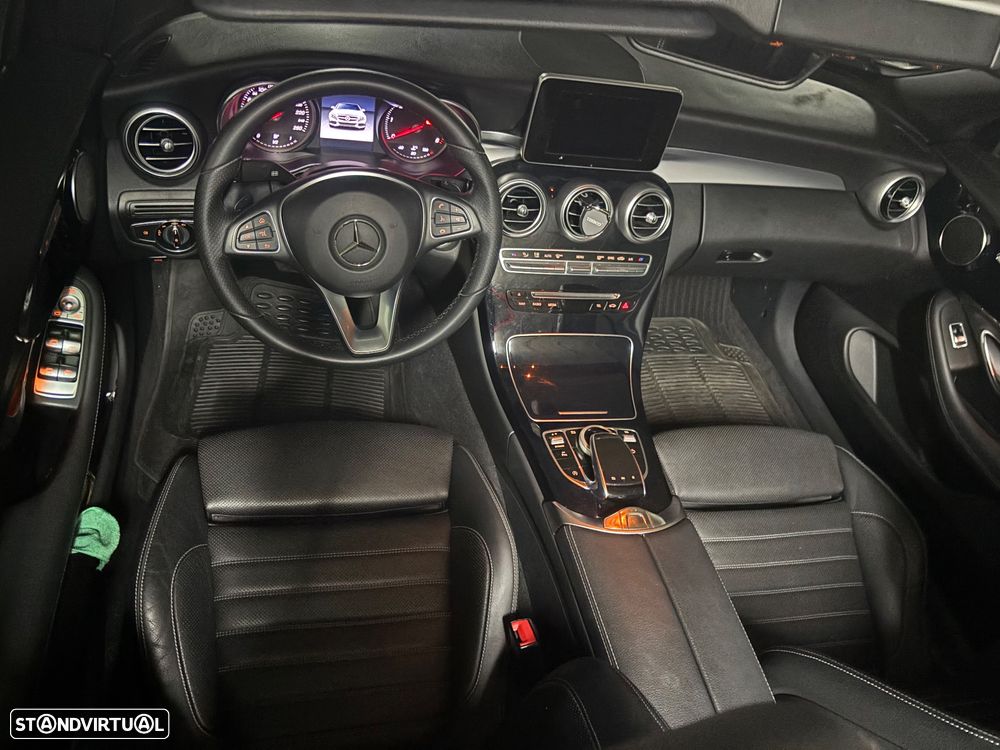 Mercedes-Benz 220 - 10