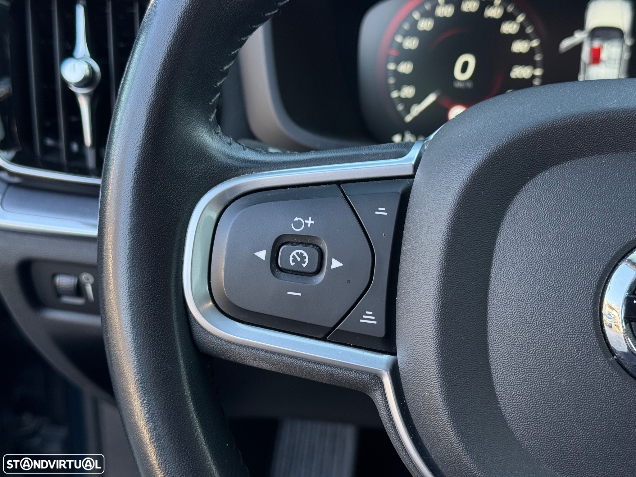 Volvo V60 2.0 D3 Momentum Geartronic - 14