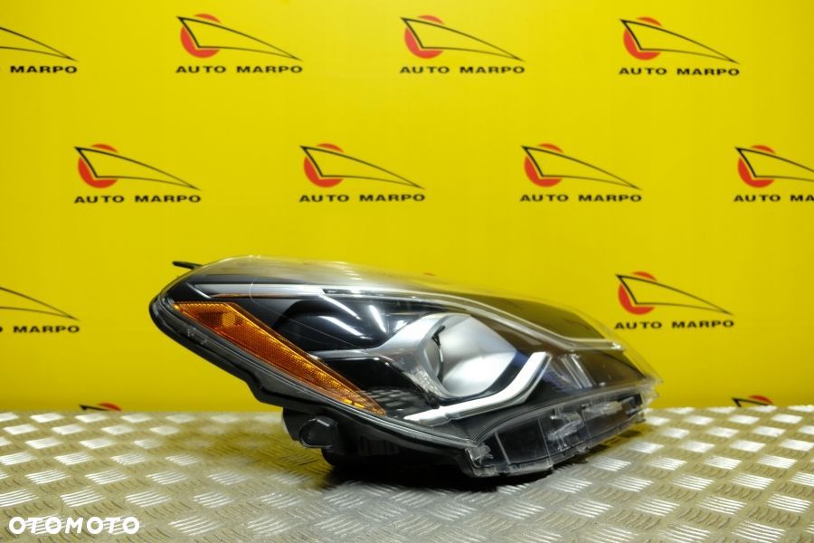 TOYOTA YARIS 2018 2019- REFLEKTOR LAMPA ZWYKŁA SOCZEWKOWA Z LED R USA - 3