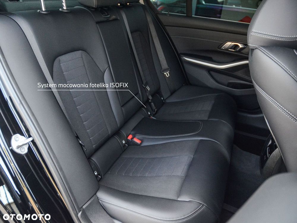 BMW Seria 3 318i - 32