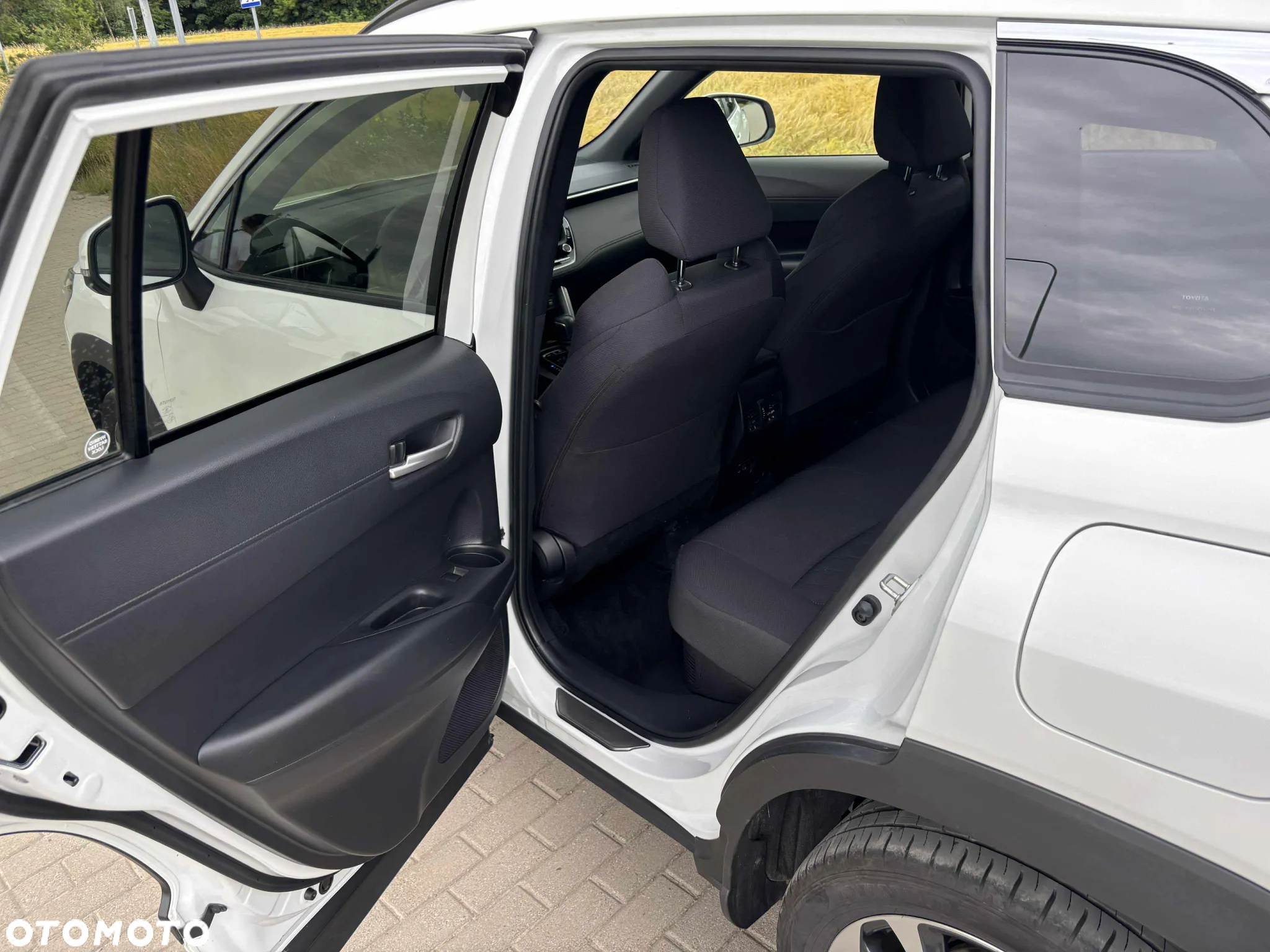 Toyota Corolla Cross 2.0 Hybrid Executive AWD - 24