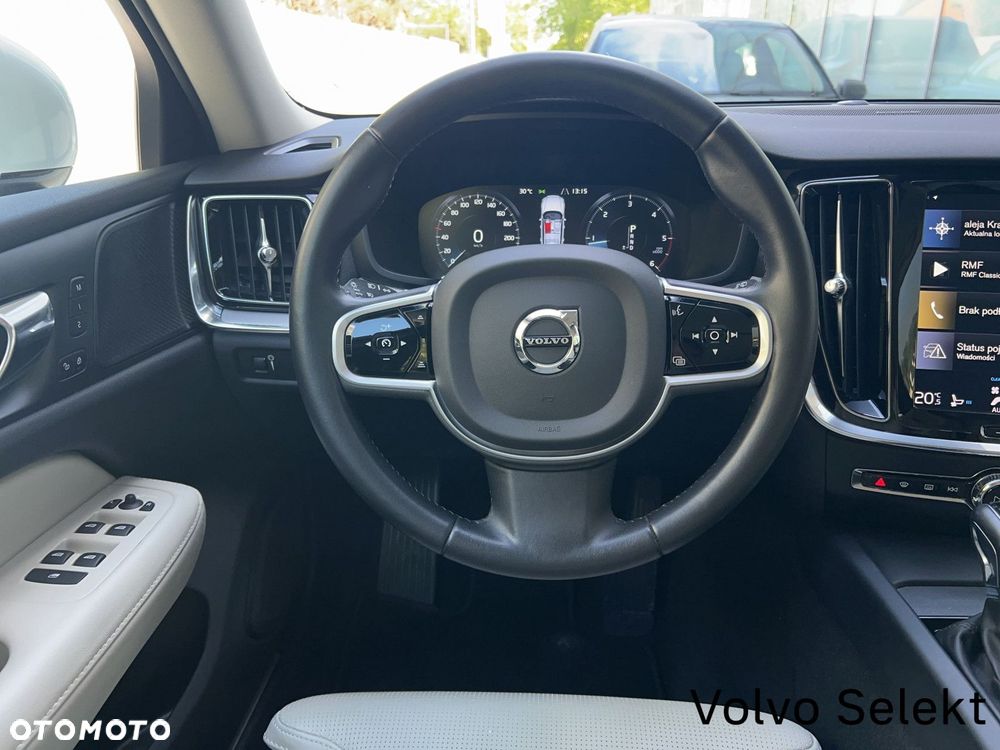 Volvo V60 Cross Country - 13