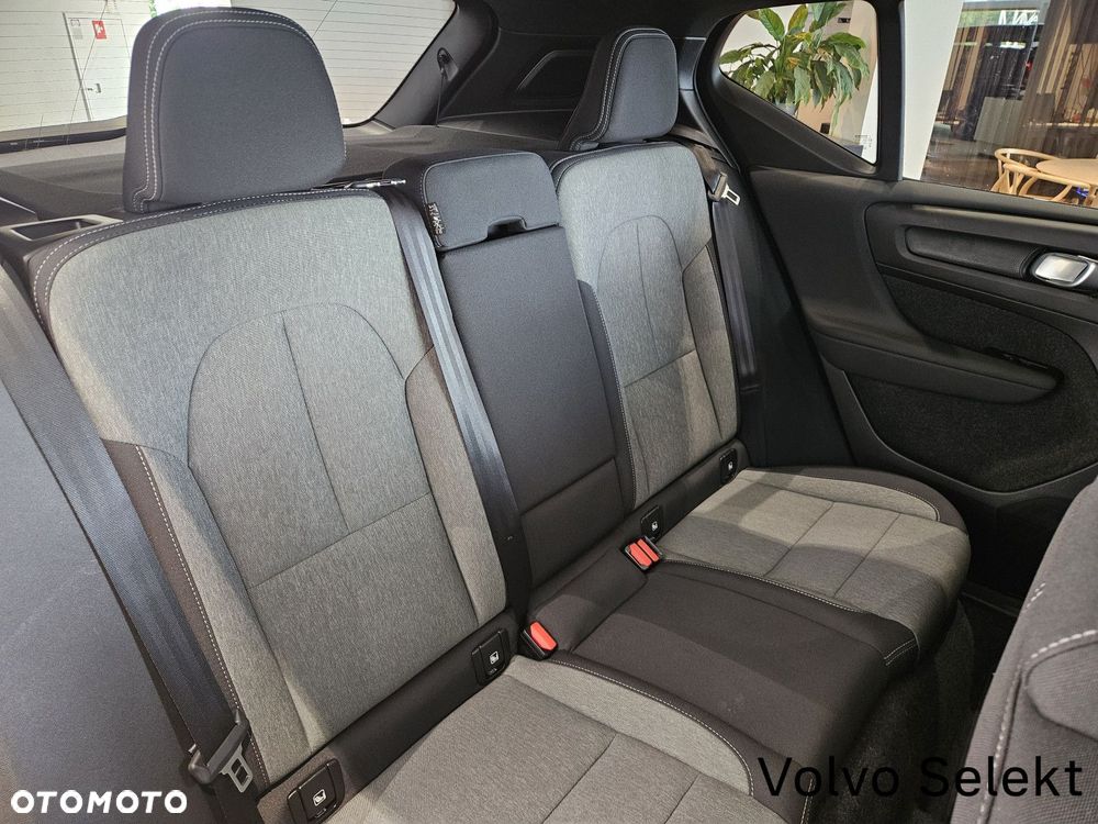 Volvo XC 40 - 25