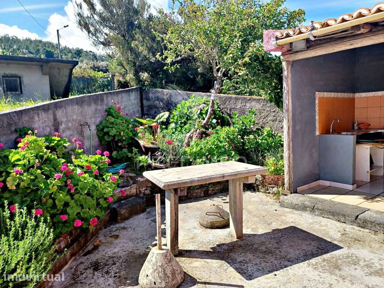 TERRENO c/ Arrecadação/ Habitação - Grande imagem: 3/15