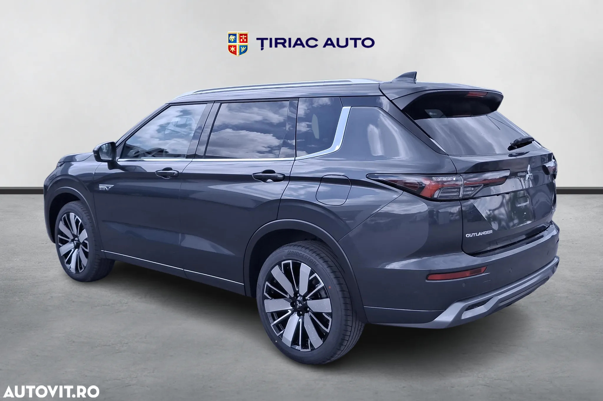 Mitsubishi Outlander PHEV 2.4 L 4X4 Instyle - 3