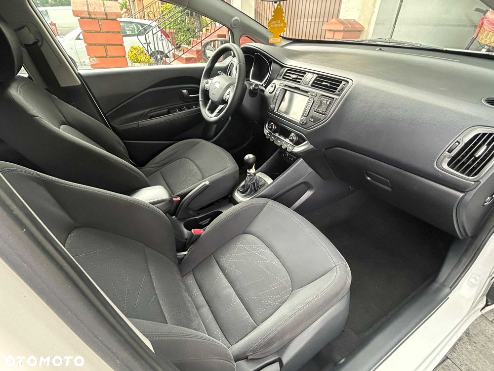 Kia Rio - 7