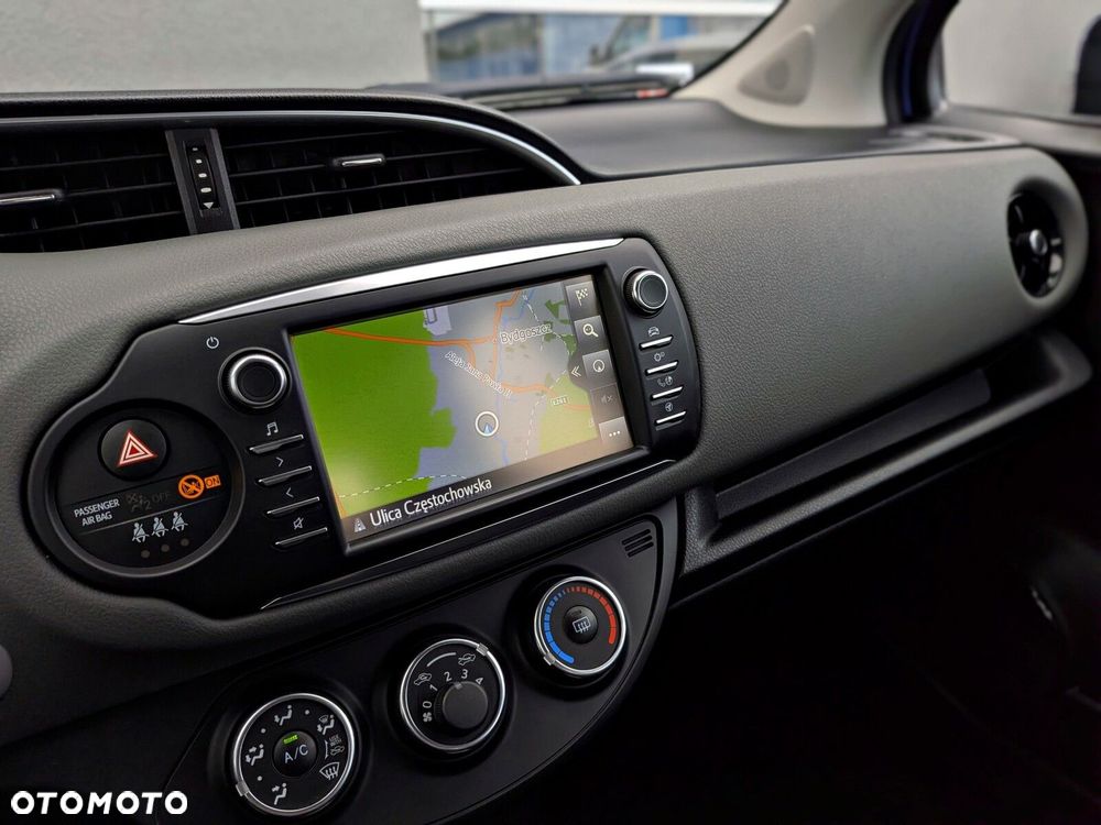 Toyota Yaris 1.0 Premium - 25