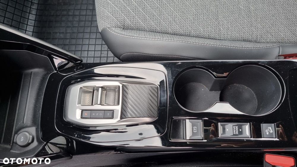 Peugeot 2008 1.2 PureTech Allure S&S EAT8 - 33