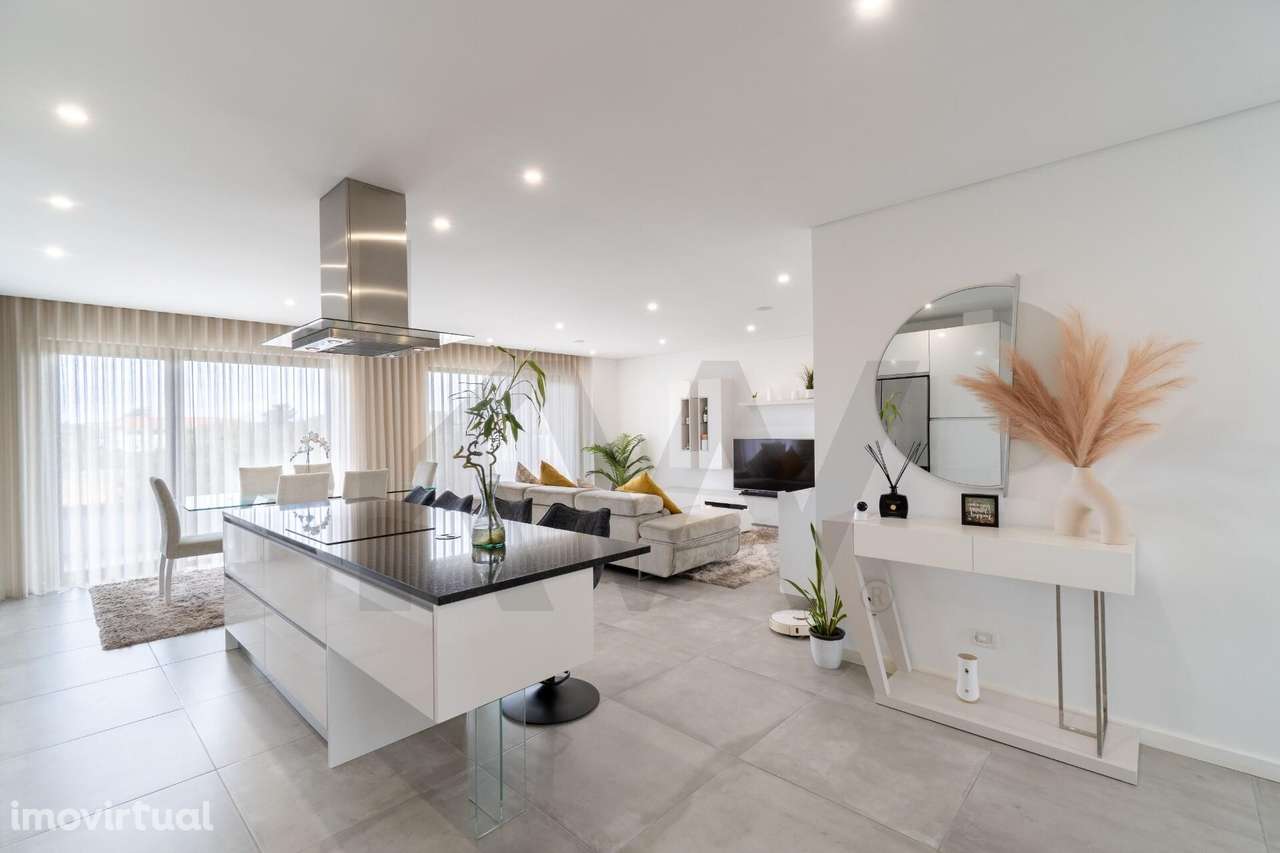 T3 de Design Moderno no Patacão: Conforto Tecnológico e Lazer Exterior - Grande imagem: 5/40