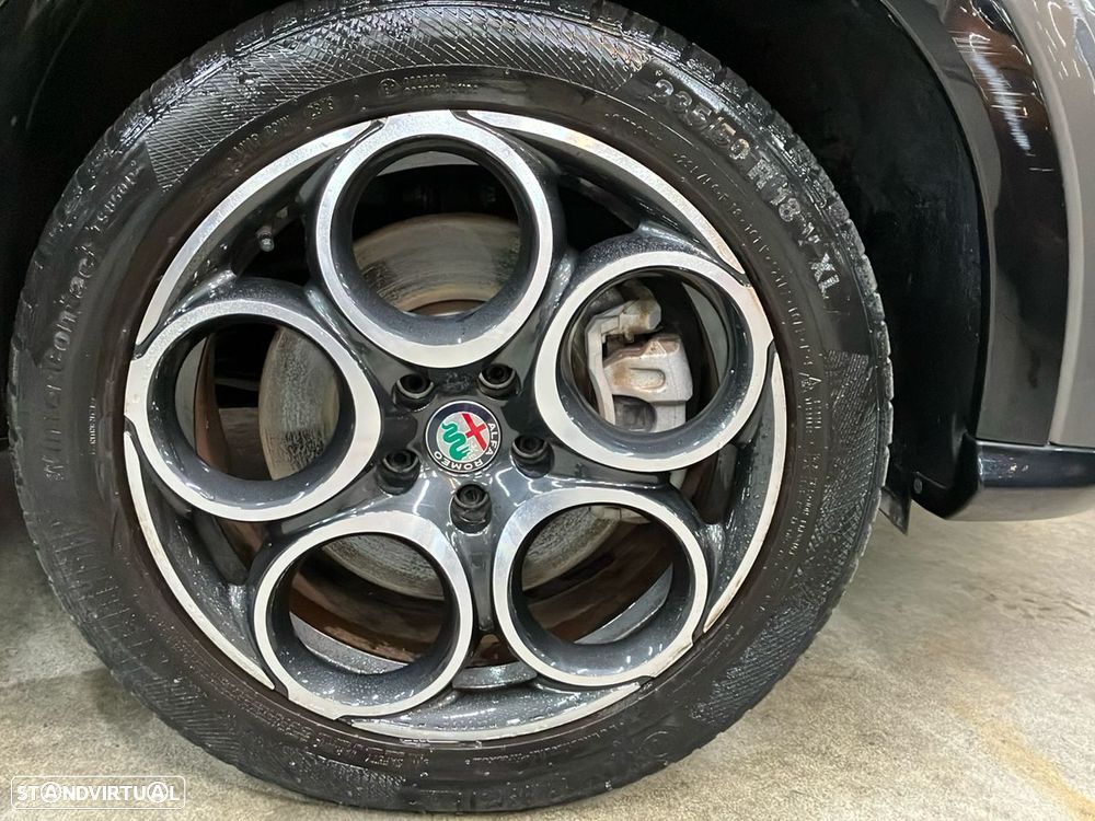 Alfa Romeo Tonale 1.3 Plug-In Hybrid TI e-AWD - 9