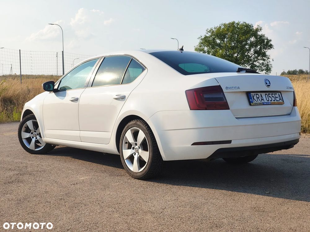 Skoda Octavia 2.0 TDI Ambition DSG - 1