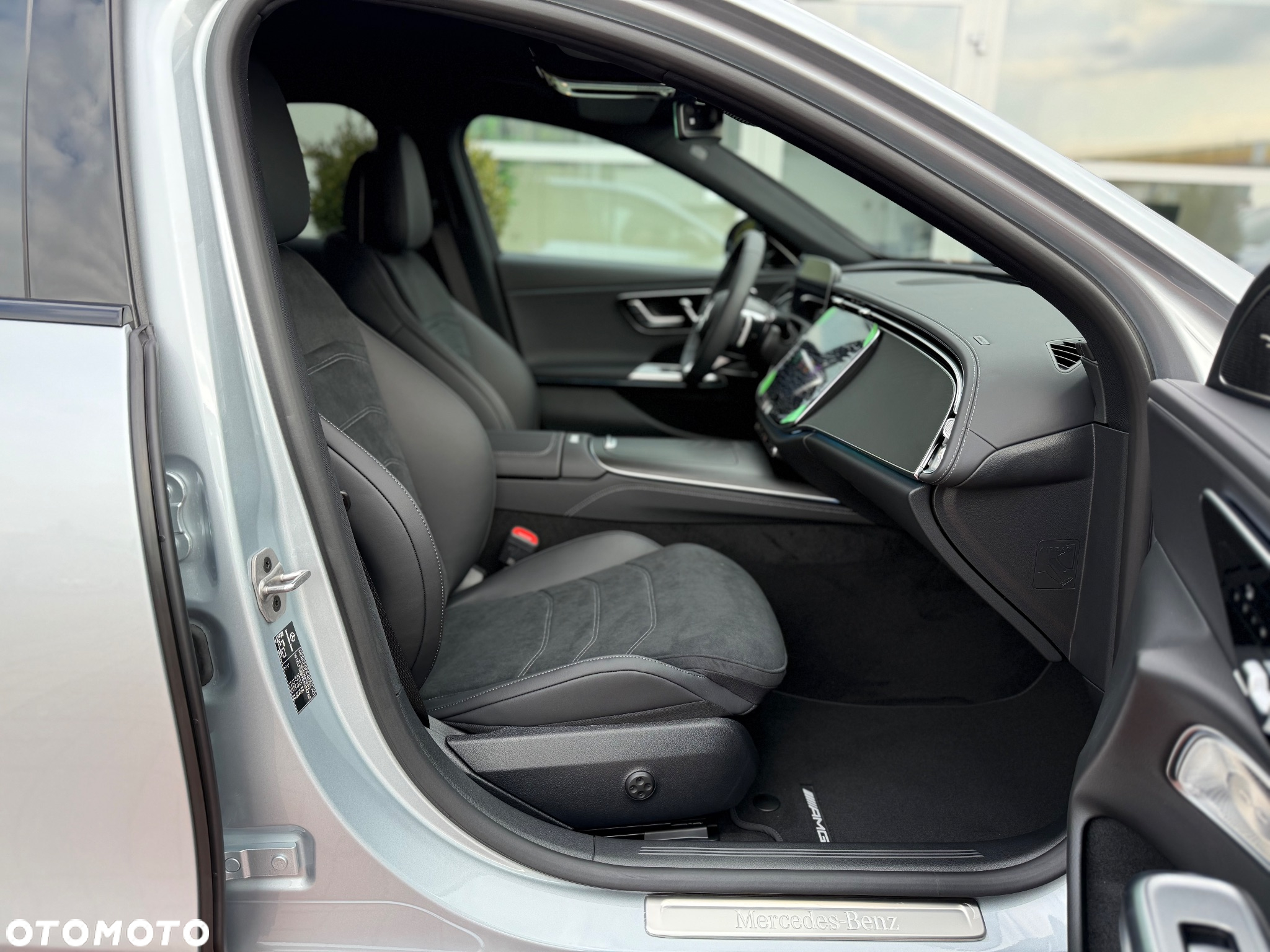 Mercedes-Benz Klasa E 200 mHEV 4-Matic AMG 9G-Tronic - 9