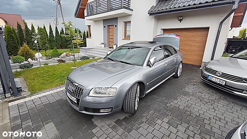 Audi A8 4.2 L Quattro - 22
