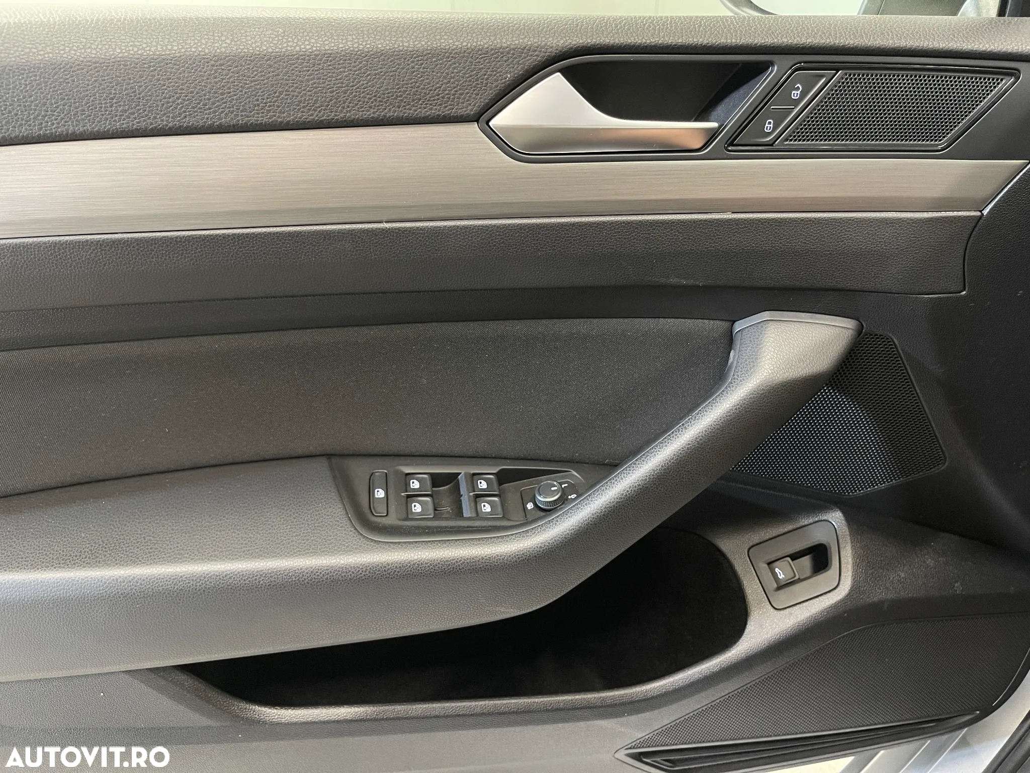 Volkswagen Passat 1.5 TSI ACT Advance - 23