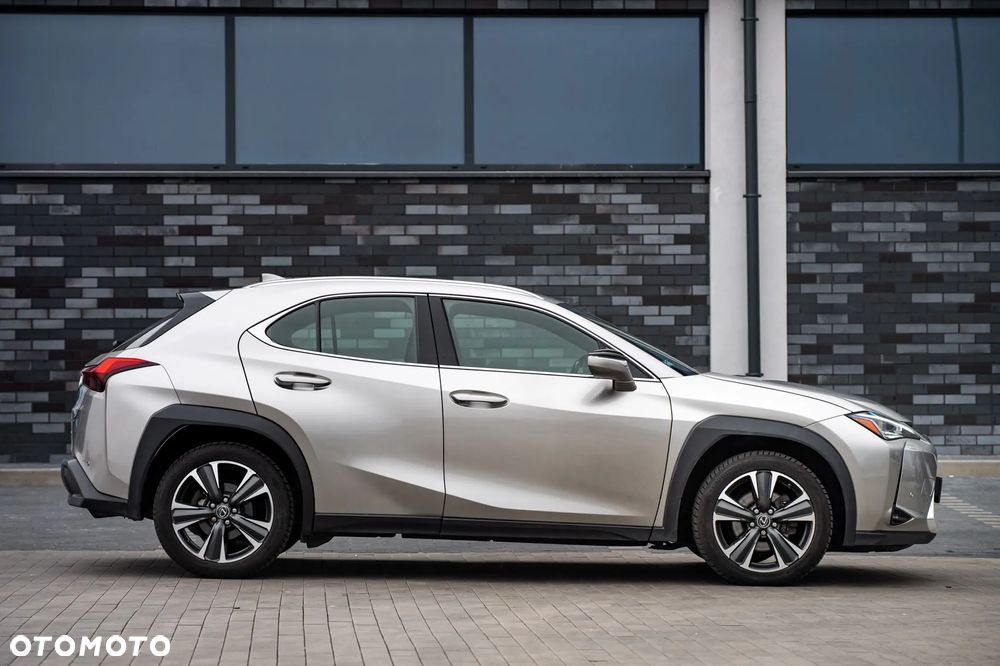 Lexus UX 250h Prestige AWD - 4