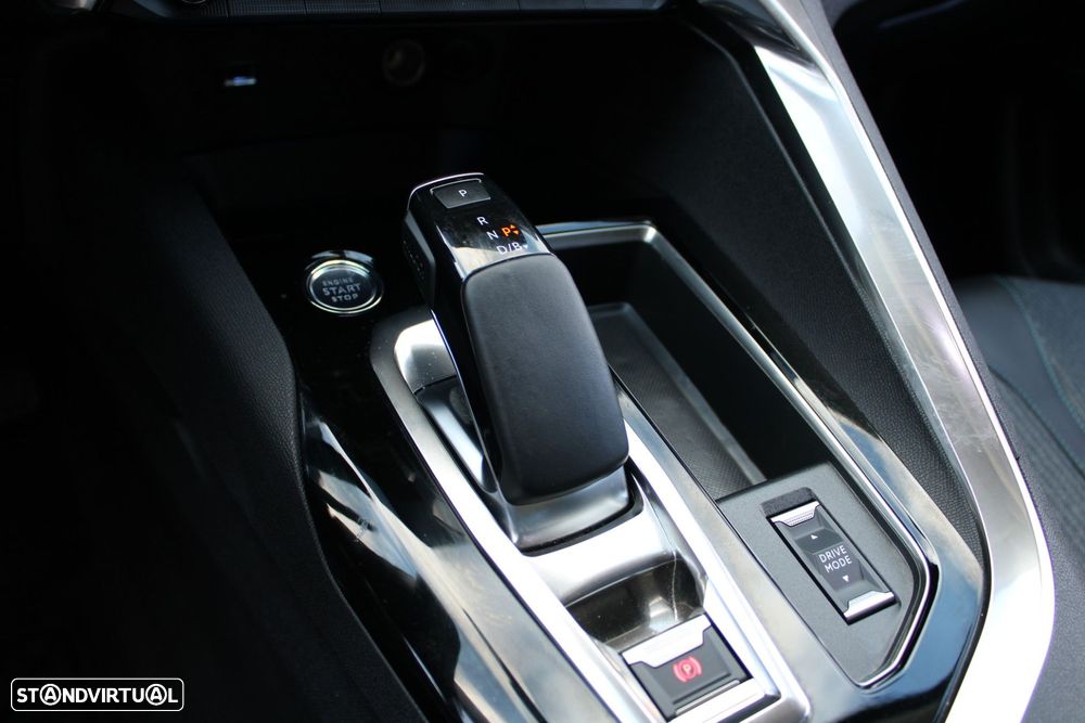 Peugeot 3008 1.6 Hybrid Allure Pack e-EAT8 - 23
