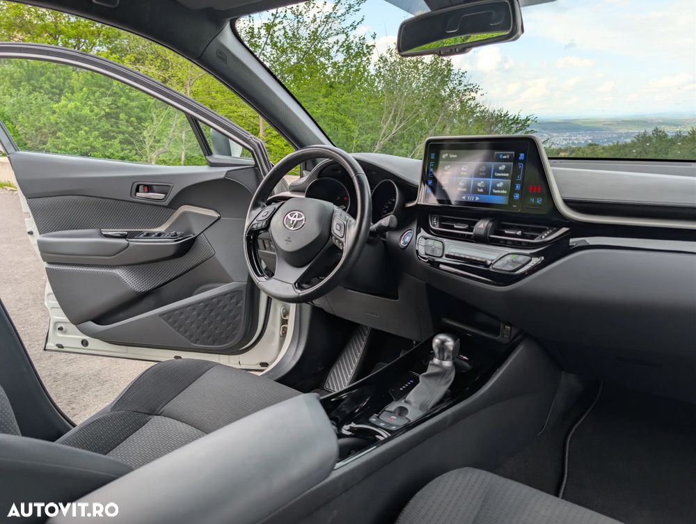 Toyota C-HR Lounge - 5
