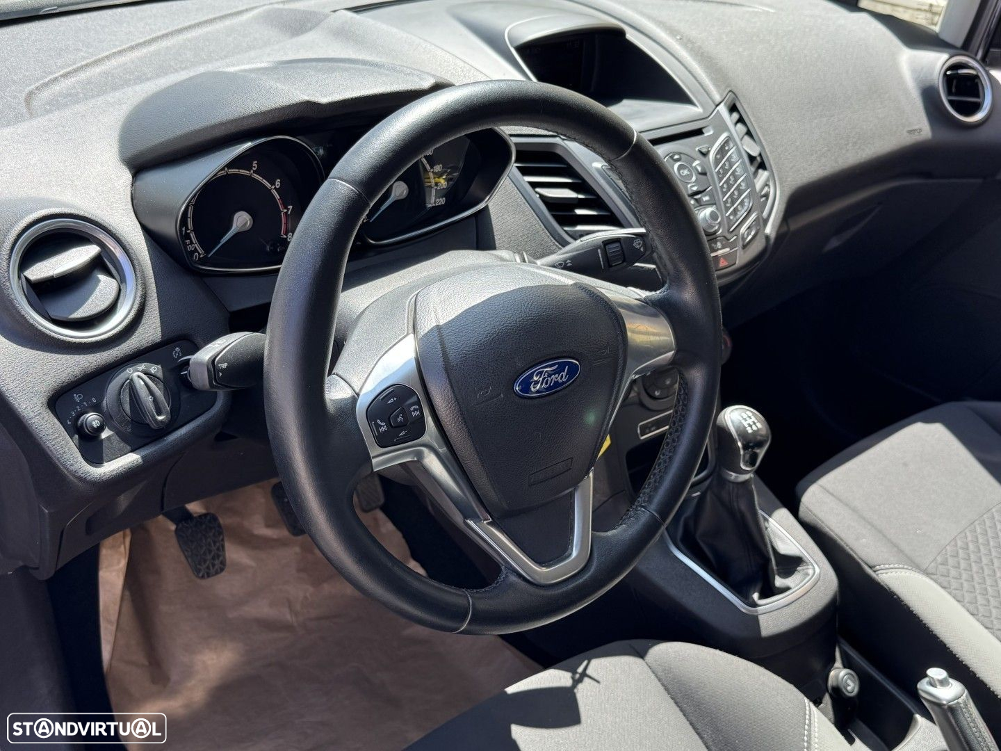 Ford Fiesta 1.0 T EcoBoost Titanium - 10