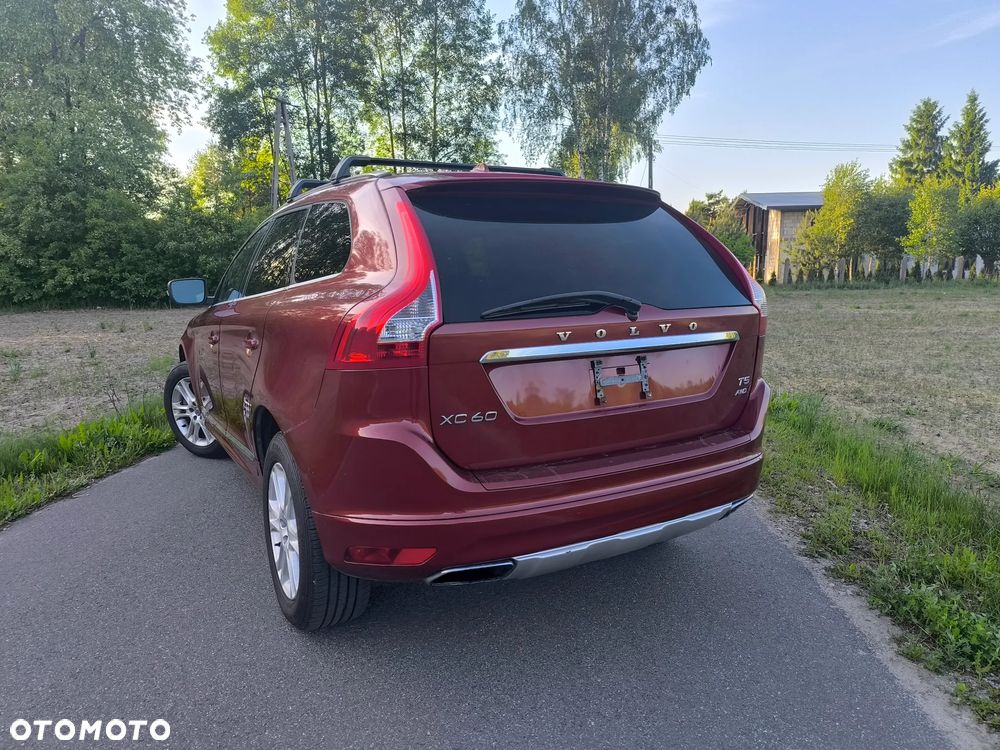 Volvo XC 60 T5 AWD Geartronic Momentum - 8
