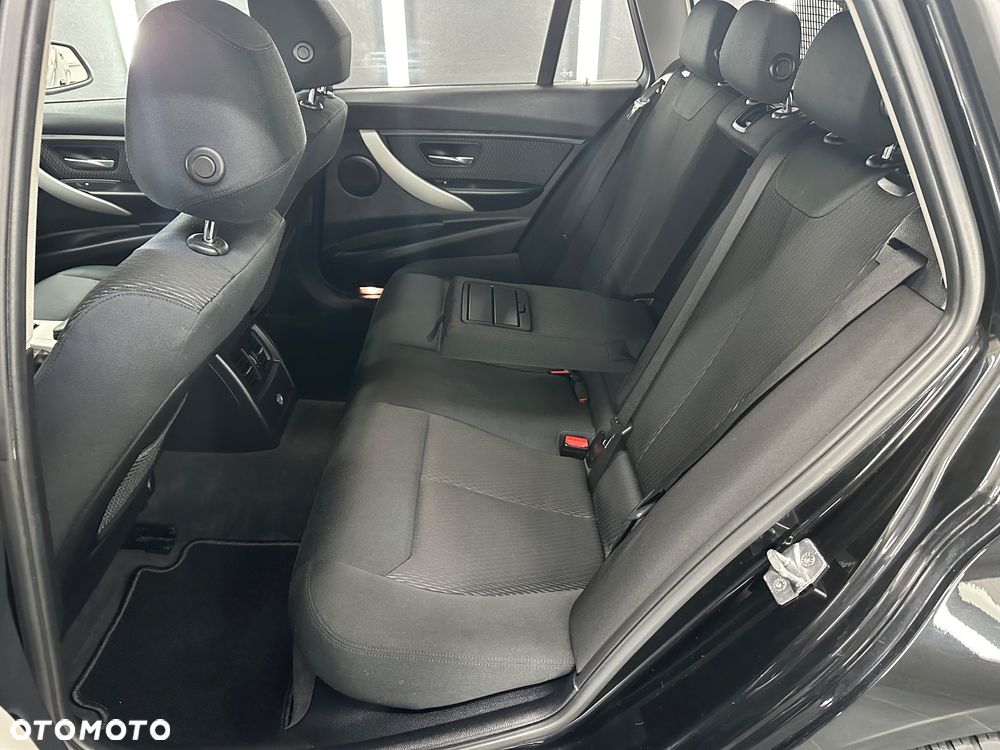 BMW Seria 3 - 24