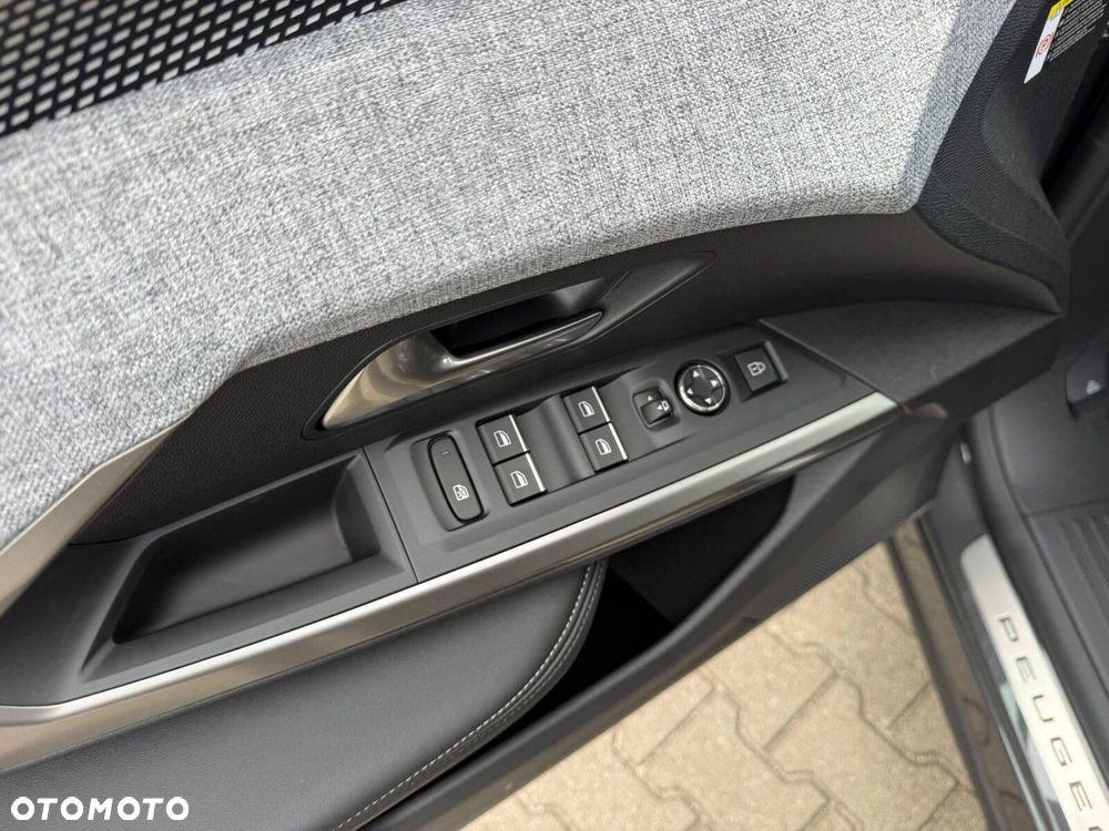 Peugeot 5008 1.2 PureTech mHEV GT Exclusive S&S e-DCS6 - 19