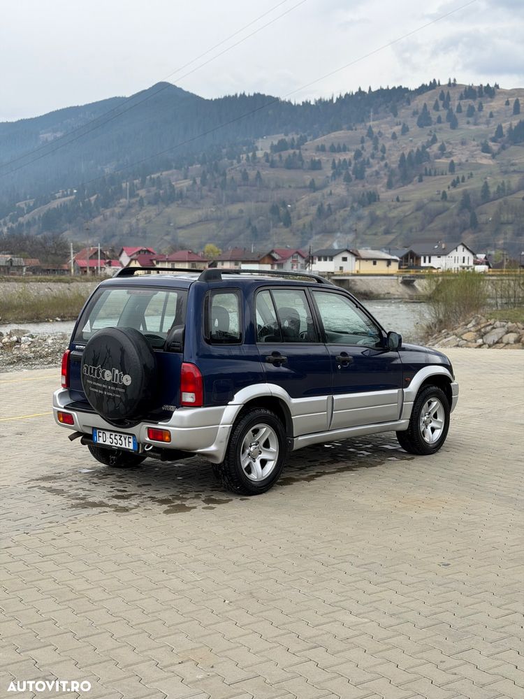Suzuki Grand Vitara 2.0 Comfort Limited - 18