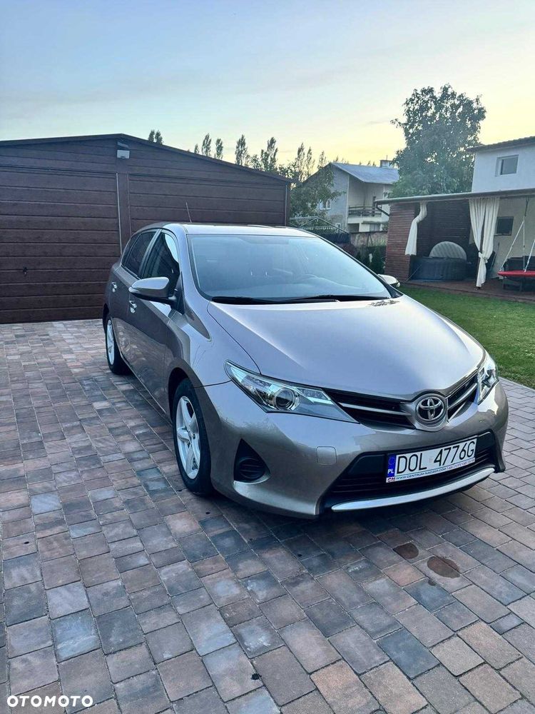 Toyota Auris - 1