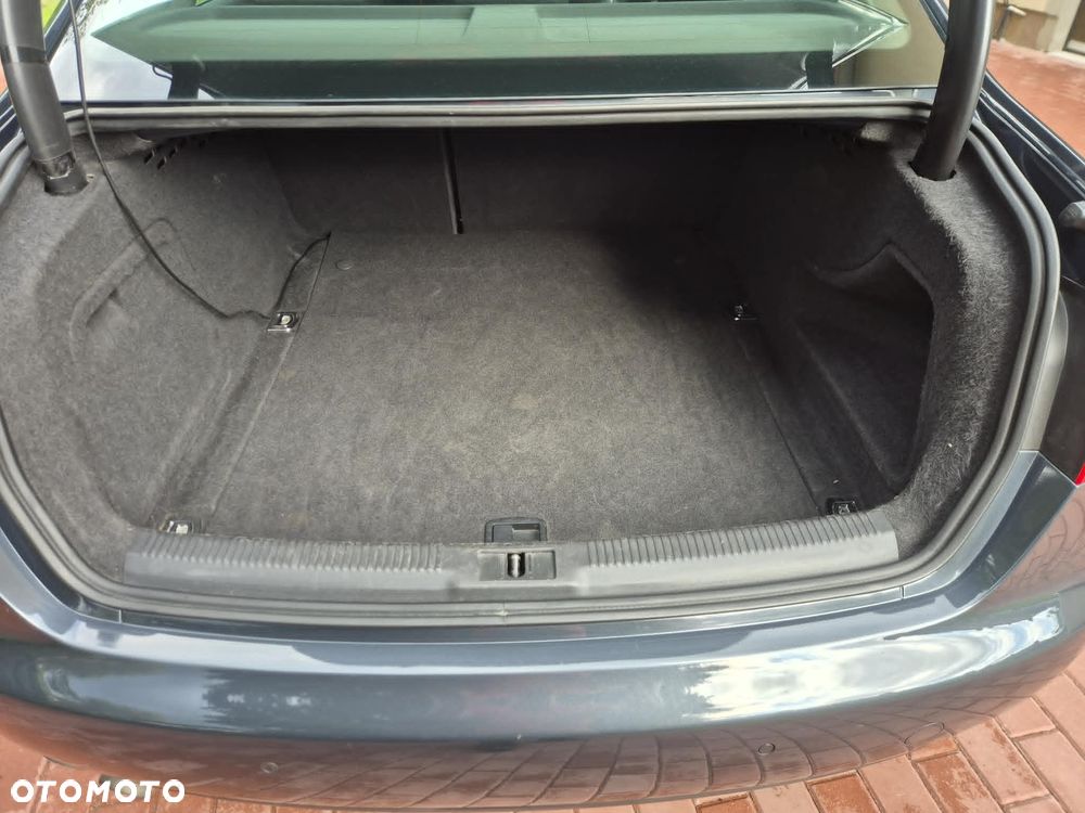 Audi A4 Limousine - 7