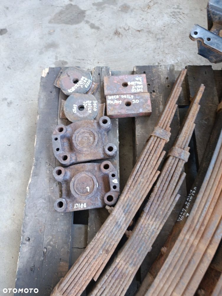 RESORY KOMPLET TYŁ TYLNE IVECO DAILY 06-14 13 PIÓR 65c 70c 72c - 5