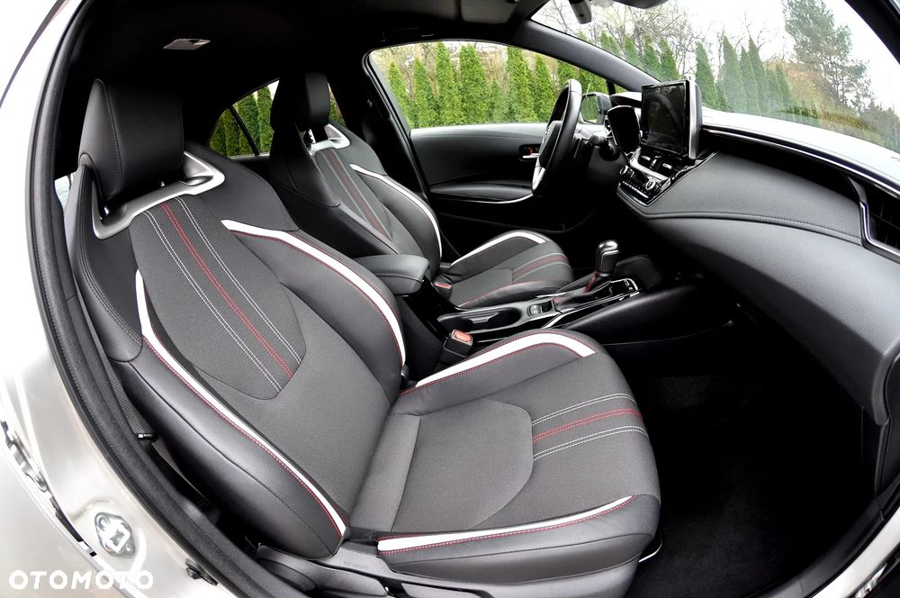 Toyota Corolla 2.0 Hybrid GR Sport - 26