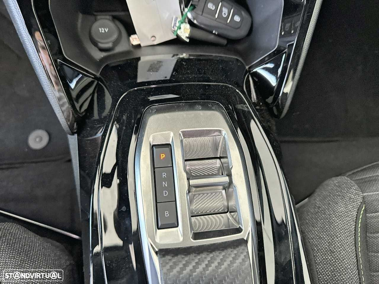 Peugeot e-2008 - 13