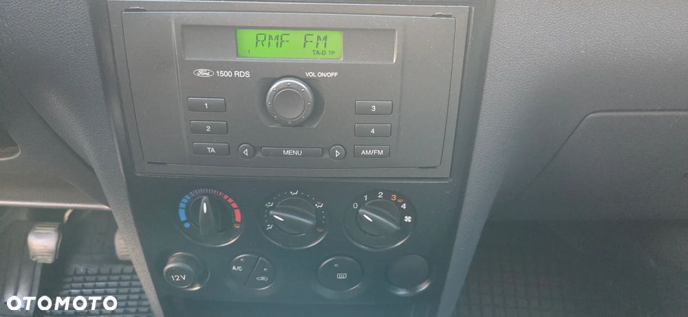 Ford Transit Connect - 11