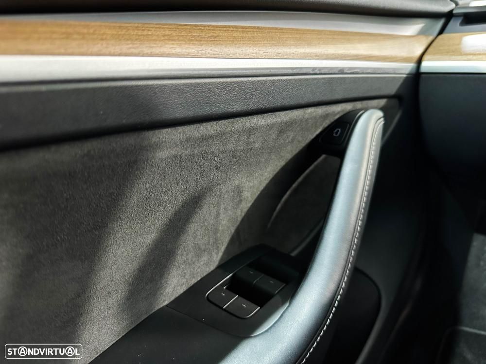 Tesla Model 3 Long Range AWD Dual Motor - 48
