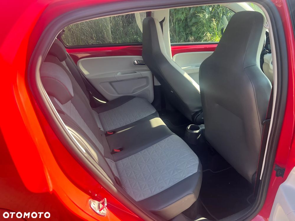 Volkswagen up! TSI beats - 13