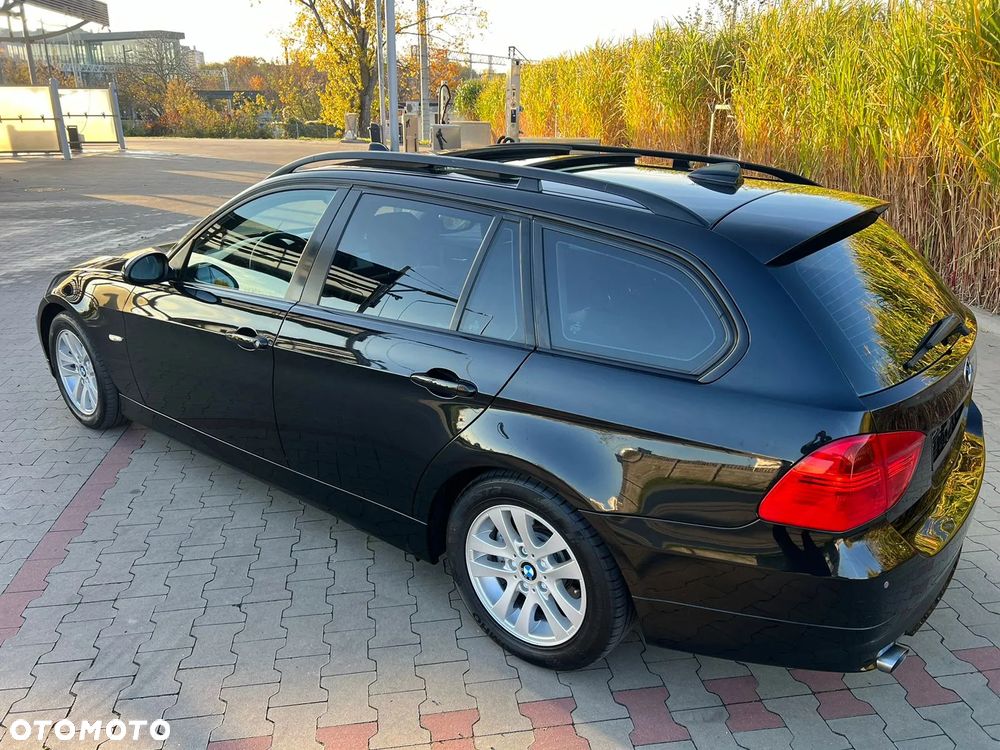 BMW Seria 3 320d DPF Touring - 6