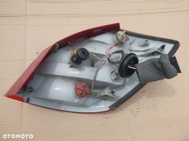LAMPA LEWY TYŁ LEWA TYLNA SKODA FABIA II HB - 7