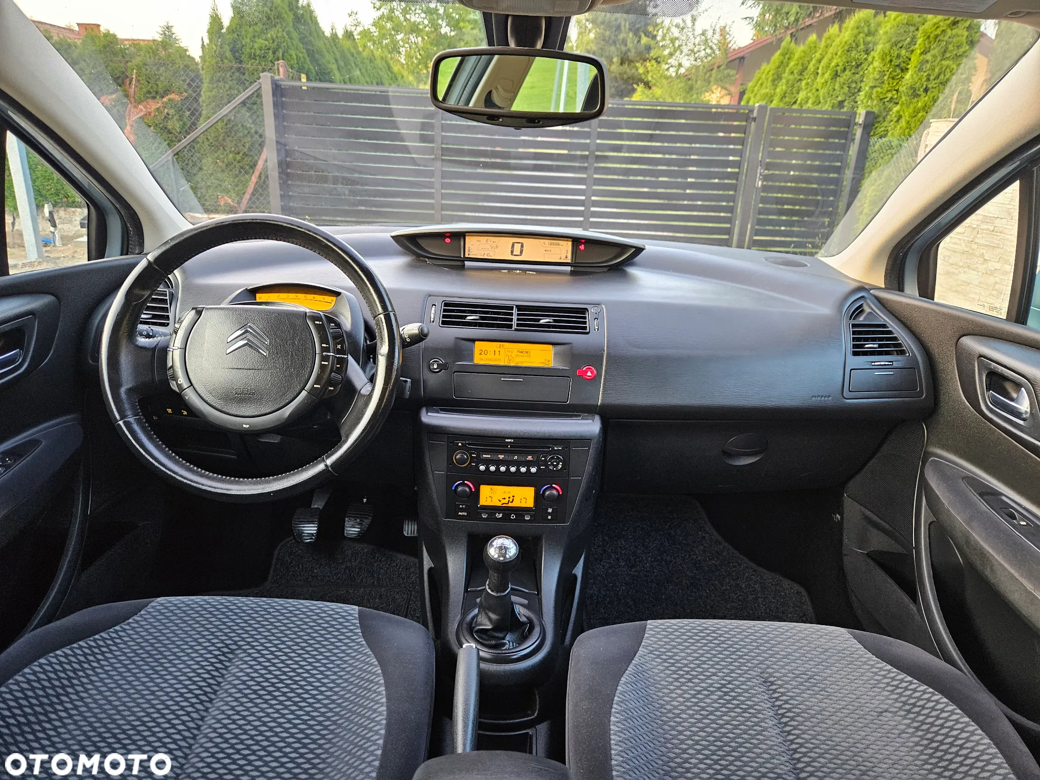 Citroën C4 1.6 16V Confort - 23